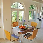 In Ermioni Mit Garten- Gemeinschaftlichem Pool Und Terrasse By Interhome * Thermisía