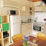 In Ermioni Mit Garten- Gemeinschaftlichem Pool Und Terrasse By Interhome Thermisía