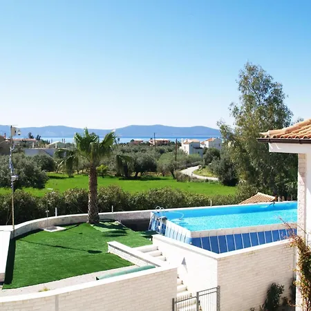 In Ermioni Mit Garten- Gemeinschaftlichem Pool Und Terrasse By Interhome