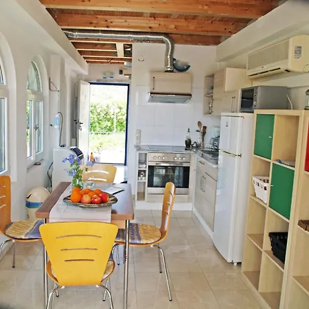 In Ermioni Mit Garten- Gemeinschaftlichem Pool Und Terrasse By Interhome Vakantiehuis Thermisía