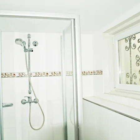 In Ermioni Mit Garten- Gemeinschaftlichem Pool Und Terrasse By Interhome