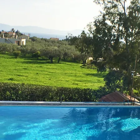 In Ermioni Mit Garten- Gemeinschaftlichem Pool Und Terrasse By Interhome * Thermisía