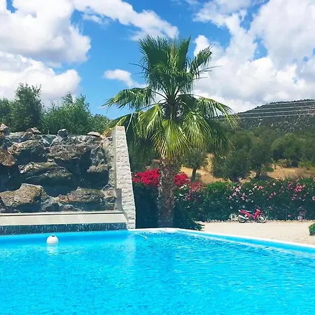 In Ermioni Mit Garten- Gemeinschaftlichem Pool Und Terrasse By Interhome Vakantiehuis *