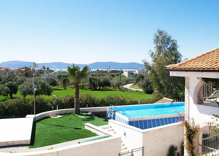 In Ermioni Mit Garten- Gemeinschaftlichem Pool Und Terrasse By Interhome