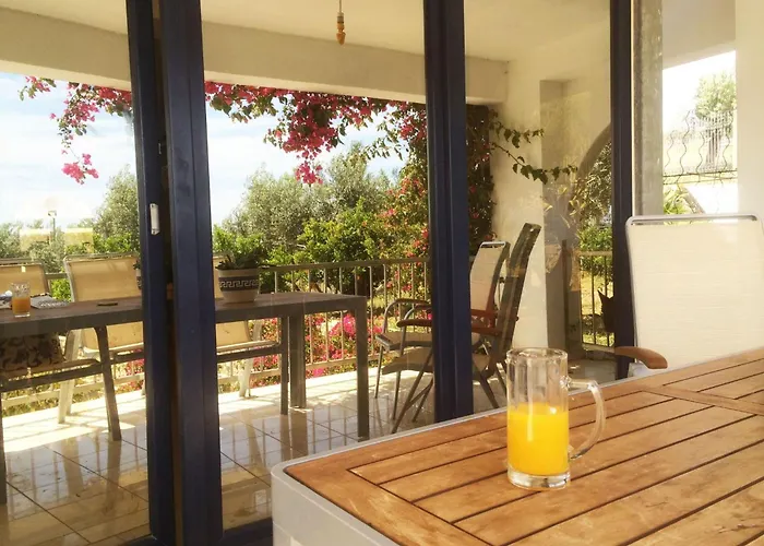 In Ermioni Mit Garten- Gemeinschaftlichem Pool Und Terrasse By Interhome Thermisía