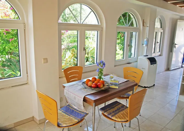 In Ermioni Mit Garten- Gemeinschaftlichem Pool Und Terrasse By Interhome * Thermisía