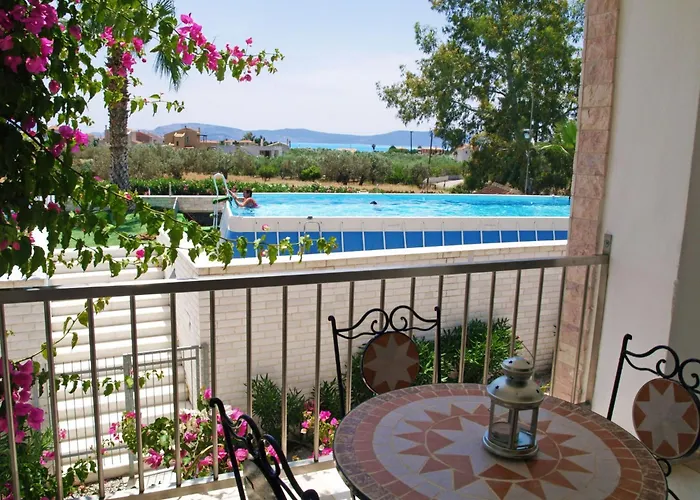 In Ermioni Mit Garten- Gemeinschaftlichem Pool Und Terrasse By Interhome * Thermisía