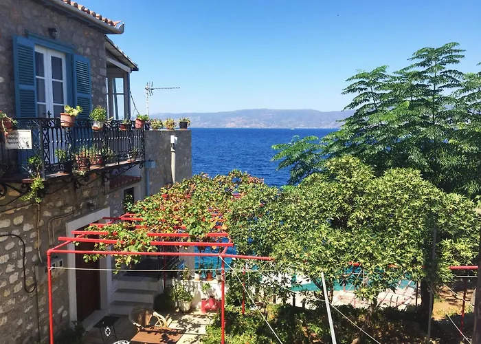 Casa vacanze In Ermioni Mit Garten- Gemeinschaftlichem Pool Und Terrasse By Interhome Thermisía