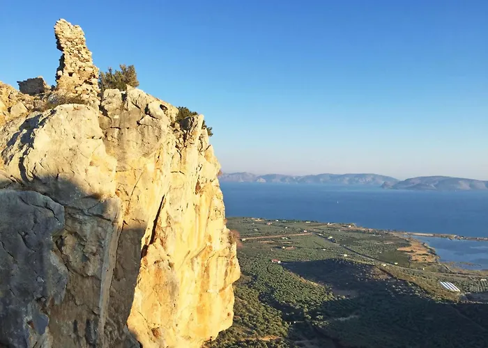 In Ermioni Mit Garten- Gemeinschaftlichem Pool Und Terrasse By Interhome